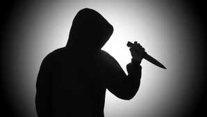 पूर्वी दिल्ली में सनसनीखेज घटना; पूजा करते वक्त महिला पुजारी पर हमलावरों ने किया चाकू से ताबड़तोड़ हमला