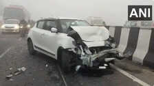 Hapur Accident News: हापुड़ में घने कोहरे का कहर, 6 गाड़ियों की आपस में जोरदार भिड़ंत