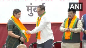 BMC चुनाव से पहले उद्धव गुट को बड़ा झटका, इस्तीफा देने के बाद तेजस्वी घोसालकर BJP में शामिल