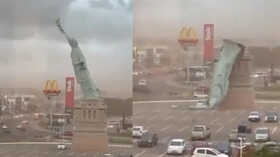 Video Viral ब्राजील में तूफान का कहर ताश के पत्तों की तरह ढह गई स्टैच्यू ऑफ लिबर्टी की मूर्ति