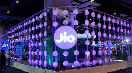 2026 दिसंबर तक के लिए रिचार्ज की 'नो टेंशन', Jio ने नए साल से पहले करोड़ों यूजर्स को दे दी बड़ी राहत