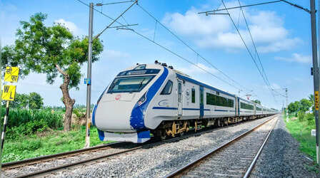 Vande Bharat: 6 साल में 7.5 करोड़ यात्री, 164 ट्रेनों का नेटवर्क;वंदे भारत ने कैसे बदल दी भारतीय रेलवे की तस्वीर