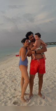 PICS जहीर-सागरिका ने दिखाया बेबी का क्यूट चेहरा