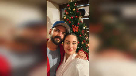सोनाक्षी सिन्हा ने जहीर इकबाल के साथ मनाया क्रिसमस, एक-दूसरे पर लुटाया प्यार