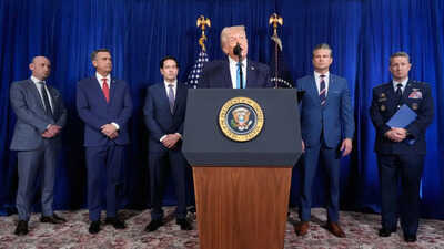 वेनेजुएला में होगा ट्रंप का शासन! अमेरिका में ही उठने लगे विरोध के स्वर; भारत ने जारी की ट्रैवल एडवाइजरी | Times Now Navbharat