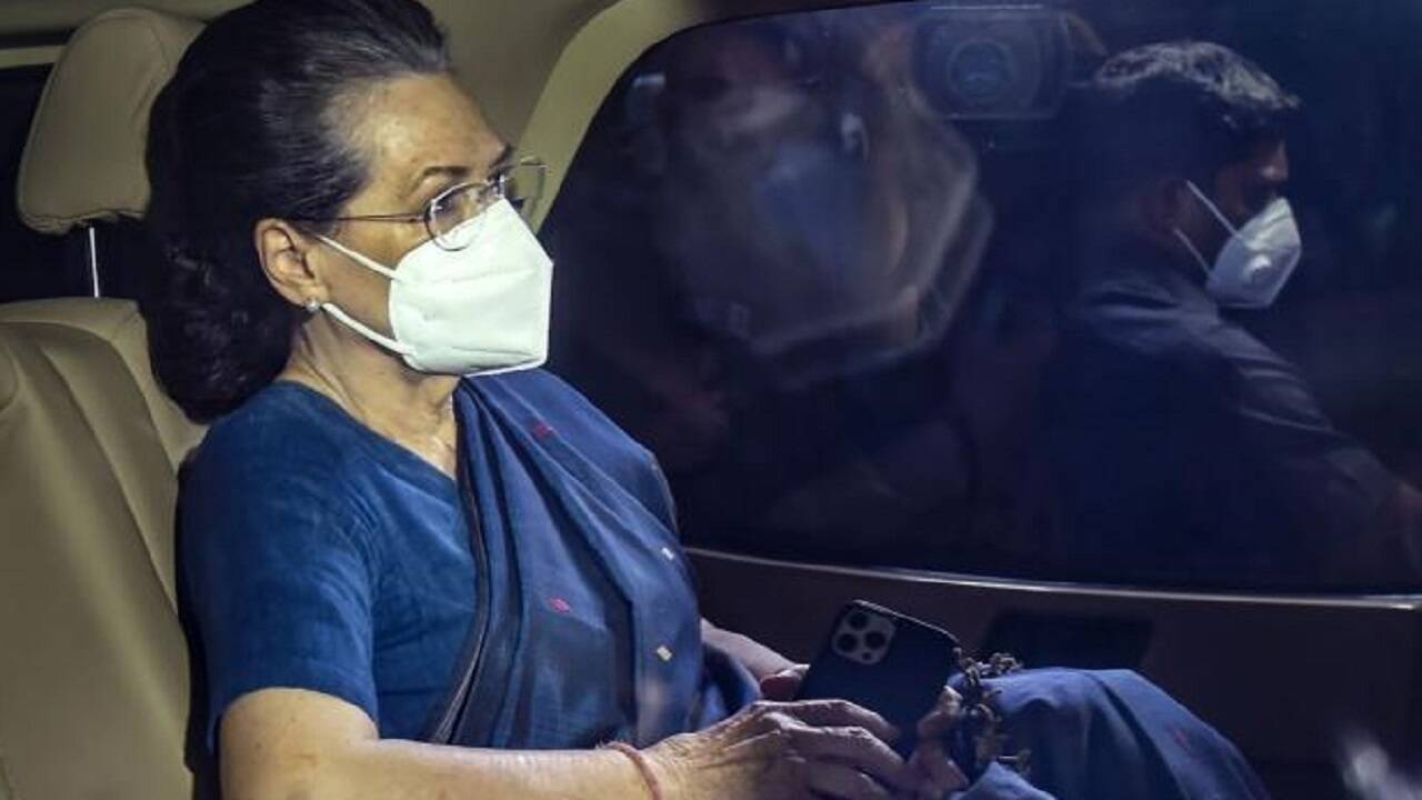 Sonia Gandhi Health : सोनिया गांधी की तबीयत बिगड़ी, अस्पताल में भर्ती 2 153402991 153402991 Sonia Gandhi Health