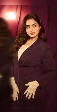 आयशा खान ने दिखाया बॉसी लुक मदहोश हो गए फैंस