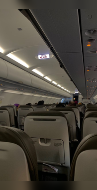 फ्लाइट की कौन- सी सीट सबसे सस्ती होती है