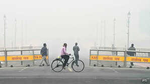 दिल्ली-NCR की फिर बिगड़ने लगी आबोहवा धुंध के बीच बढ़ा प्रदूषण ग्रैप-3 की पाबंदियां लागू