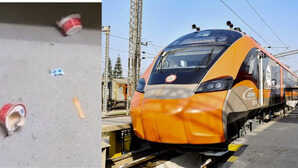 शुरू होते ही वंदे भारत स्लीपर एक्सप्रेस में फैलाया कचरा रेलवे बोला-स्वच्छता बनाए रखना हर नागरिक की जिम्मेदारी Video