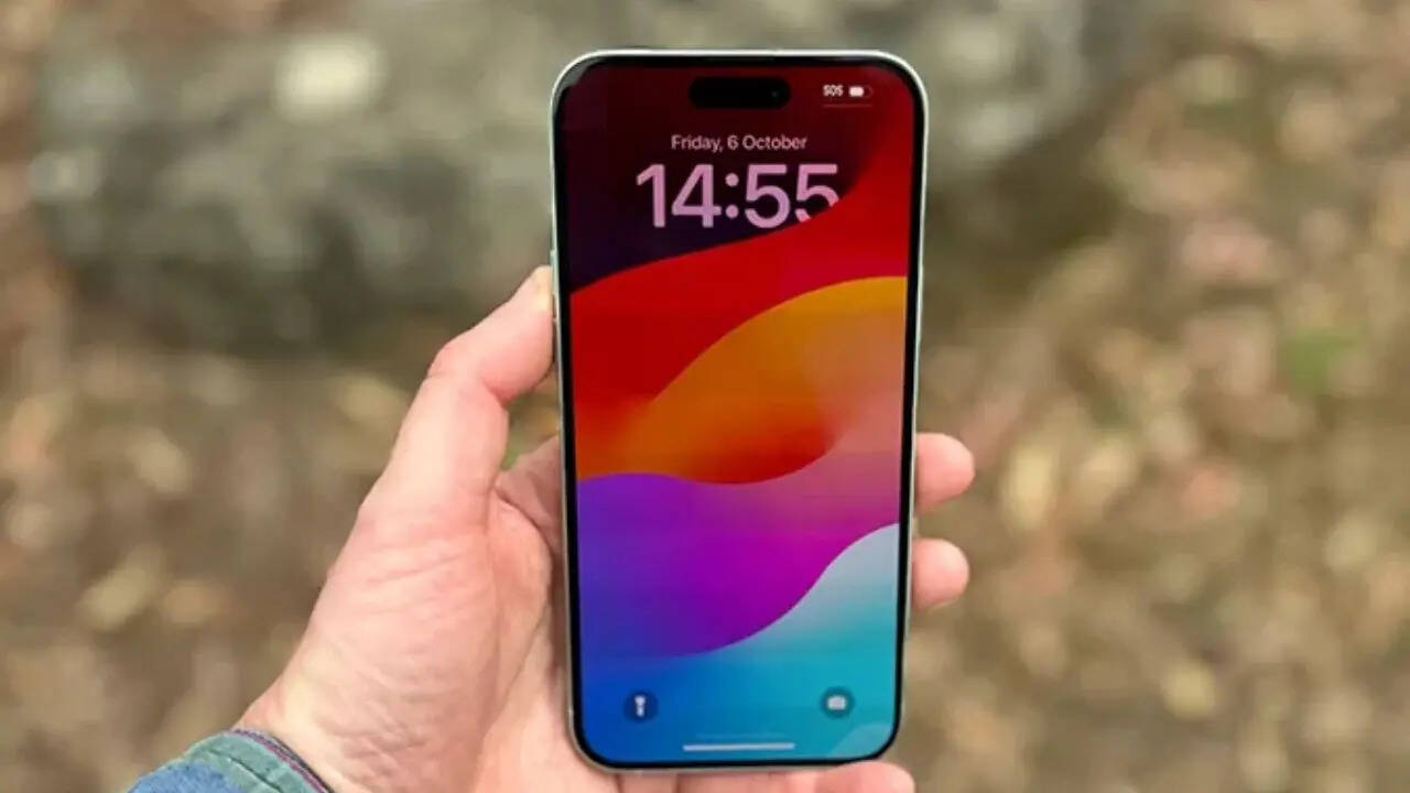 भारत में खूब बिक रहे महंगे स्मार्टफोन, इस कंपनी के दीवाने हुए भारतीय