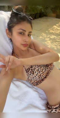 दिल थामकर देखें मौनी रॉय की ये 7 फोटोज