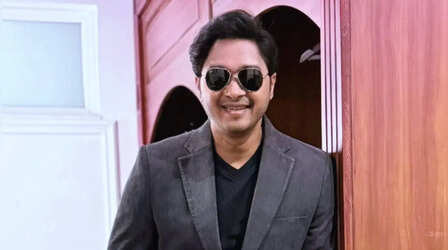 लाखों के 'गोलमाल' में फंसे अभिनेता श्रेयस तलपड़े! मैनपुरी में धोखाधड़ी का मामला दर्ज; जानें पूरा मामला