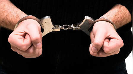 दिल्ली में फर्जी स्टॉक ट्रेडिंग स्कैम का पर्दाफाश; लाखों की ठगी का खुलासा, 4 गिरफ्तार