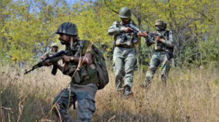 Chhattisgarh Encounter: दंतेवाड़ा में सुरक्षाबलों की बड़ी कामयाबी, मुठभेड़ में 5 लाख का इनामी नक्सली ढेर