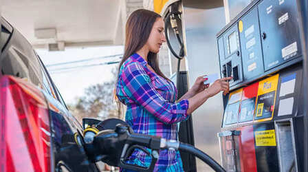 मध्य पूर्व में तनाव के बीच भारत में नो टेंशन! पेट्रोल-डीजल की कीमतों में नहीं होगी वृद्धि; LPG को लेकर भी हुआ बड़ा ऐलान