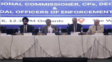 SIR पर तकरार के बीच कोलकाता में चुनाव आयोग की अहम बैठक, केंद्रीय बलों की तैनाती की उठी मांग