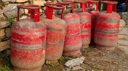 LPG संकट के बीच सरकार ने लिए ऐसे 5 बड़े फैसले, गैस रिफिलिंग से लेकर कनेक्शन तक होगा असर