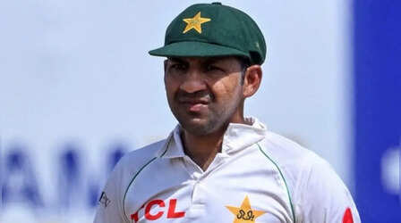 Sarfaraz Ahmed Retirement: पाकिस्तान को आखिरी बार आईसीसी खिताब दिलाने वाले प्लेयर ने किया संन्यास का ऐलान