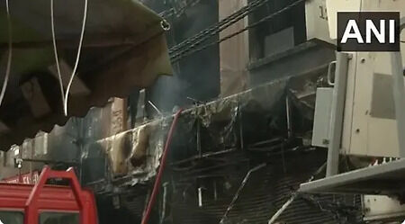 Delhi Fire: पालम मेट्रो स्टेशन के समीप इमारत में लगी भीषण आग, 9 लोगों की मौत, कई के फंसे होने की आशंका