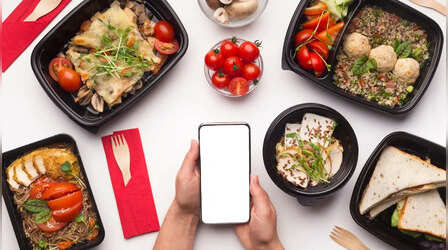 Zomato का बड़ा झटका! LPG संकट के बाद अब ऑनलाइन खाना मंगाना हुआ महंगा