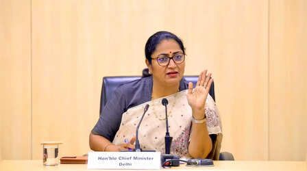 सीएम रेखा गुप्ता ने पेश किया आर्थिक सर्वे 2025-26; अर्थव्यवस्था 13.27 लाख करोड़ तक, प्रति व्यक्ति आय 5.31 लाख