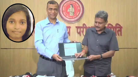 रोजाना 15 घंटे पढ़कर बिहार बोर्ड 10वीं टॉपर बनीं पुष्पांजलि कुमारी, बड़े होकर क्या बनेंगी?