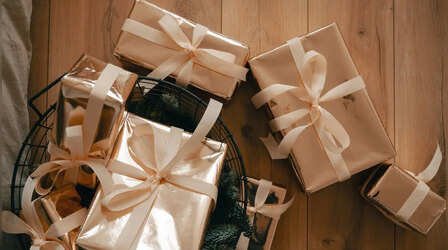 Wedding Gift Tax Rules: शादी के गिफ्ट्स भी आ सकते हैं इनकम टैक्स की रडार पर; जानें कितना कैश और सोना है पूरी तरह टैक्स फ्री