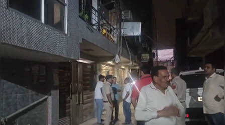 Delhi News: उत्तम नगर में डबल मर्डर मिस्ट्री, फ्लैट में मिले दो भाइयों के शव; बेटा फरार