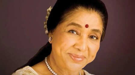 Asha Bhosle का 92 वर्ष की उम्र में हुआ निधन, शनिवार को पड़ा था दिल का दौरा; कल होगा अंतिम संस्कार