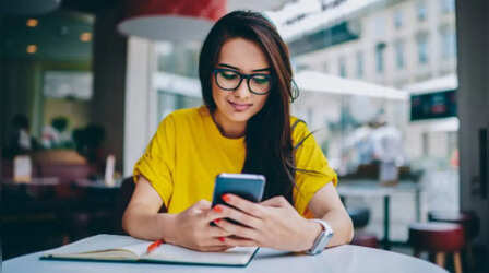 भारत में स्मार्टफोन्स की शिपमेंट्स में 6 साल की सबसे बड़ी गिरावट, बाजार में ये कंपनी रही नंबर वन