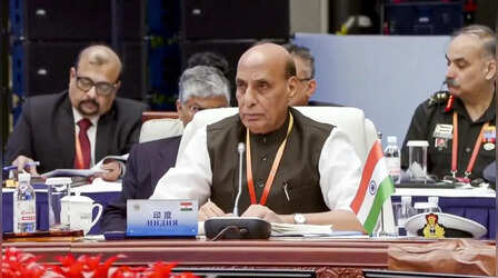 Rajnath Singh: पश्चिम एशिया में संकट के बीच किर्गिस्तान पहुंचे राजनाथ सिंह, SCO रक्षा मंत्रियों की बैठक में लेंगे हिस्सा, वैश्विक सुरक्षा पर होगी चर्चा