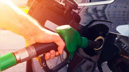 क्या सच में बढ़े Petrol-Diesel के दाम? जानें वायरल सोशल मीडिया मैसेज पर PIB ने क्या कहा