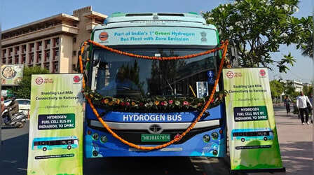 Delhi को मिली पहली Hydrogen Bus! क्या CNG का दौर होगा खत्म? धुआं नहीं; भाप छोड़ेगी ये गाड़ी