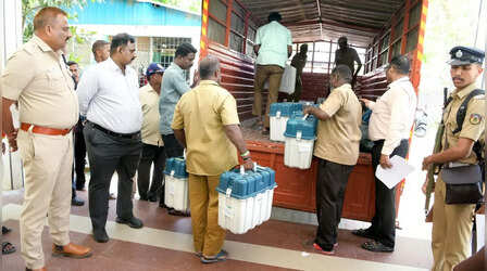 Tamil Nadu: तमिलनाडु चुनाव में गजब हुआ, विदेशी नागरिकों ने भी डाल दिया वोट, हवाई अड्डे पर ही धर लिए गए