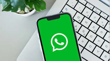 नहीं खुल रहा Whatsapp... व्हाट्सऐप वेब Login में आई दिक्कत, यूजर्स बोले- Facebook पर हो रहा Redirect