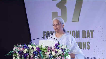 मिडिल ईस्ट में तनाव का भारत पर असर, वित्त मंत्री बोलीं- तेल और सोने की बढ़ती कीमतों से फॉरेक्स पर दबाव