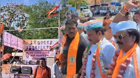 Nashik News: किसानों को ही रुला रहा प्याज, 'MSP' भी नहीं मिला तो हाईवे पर लगाया जाम