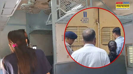 चलती ट्रेन के कोच में बेल्ट से लटका मिला यात्री का शव, दानापुर स्टेशन पर मचा हड़कंप; जांच में जुटी रेलवे पुलिस