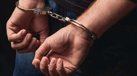 Social Media पर फॉलोवर्स बढ़ाने की सनक में शख्स ने किया ऐसा काम, पुलिस ने सीधे पहुंचाया जेल