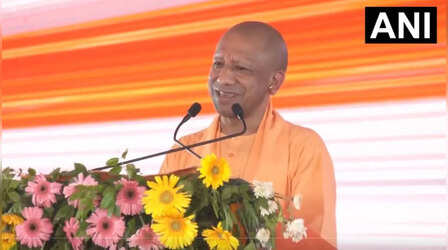 कुशीनगर में गरजे CM योगी, बोले- वोट की ताकत से बना राम मंदिर, लखनऊ में बन रही BrahMos से कांपता है पाकिस्तान