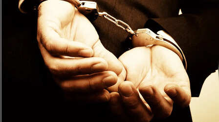 बिस्किट के डिब्बे में छुपाकर ले जा रहा था 14 करोड़ की ड्रग्स, अहमदाबाद में मुंबई का बड़ा तस्कर गिरफ्तार, नाइजीरियाई कनेक्शन आया सामने