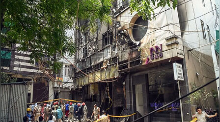 Delhi Fire: दिल्ली अग्निकांड के बाद CTI की मांग, होटल-रेस्टोरेंट के लिए बने सख्त सेफ्टी गाइडलाइंस