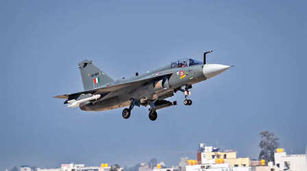 इंडियन एयरफोर्स को नहीं मिल पा रहे Tejas Mk1A, राजनाथ सिंह के सामने उठाई HAL से आपूर्ति में हो रही देरी की आवाज