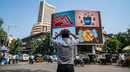 मार्केट क्रैश होने पर क्या रोक देनी चाहिए SIP, दूर करें अपना कंफ्यूजन