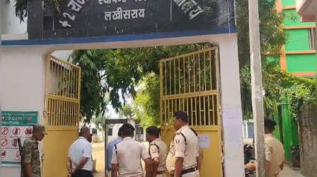 NEET री-एग्जाम में सेंध! परीक्षा केंद्रों से धराए फर्जी उम्मीदवार, मेडिकल छात्र भी निकले रैकेट के सदस्य