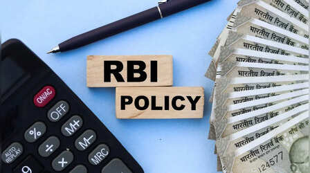 बैंकों पर RBI की सख्ती, ग्राहकों को उनकी मर्जी के बिना फाइनेंशियल सर्विस या प्रोडक्ट बेचना पड़ेगा अब भारी