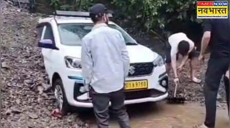 Shimla News: मूसलाधार बारिश के चलते उफान पर आया नाला; मलबे में दबीं तीन गाड़ियां, सड़क भी बंद