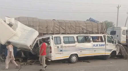 Bathinda Accident: अमरनाथ जा रहे यात्रियों की गाड़ी ट्रक से टकराई, 4 लोगों की मौत