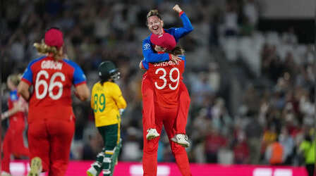 Women's T20 World Cup 2026: इंग्लैंड ने दक्षिण अफ्रीका को हराकर महिला टी20 विश्व कप फाइनल में जगह बनाई, अब खिताब के लिए ऑस्ट्रेलिया से होगा मुकाबला
